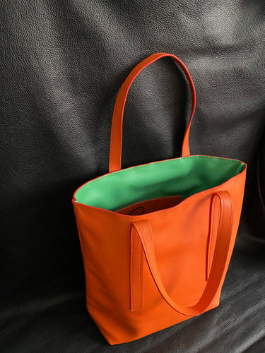Made to order bespoke leather tote bag, fully handmade in the UK using the finest Italian leathers and meticulously hand stitched to provide heirloom quality products to last a lifetime. Fully customisable to make our bags truly unique to our customers.www.leathercompositions.com